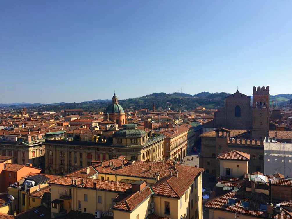 panoramica del centro storico di Bologna