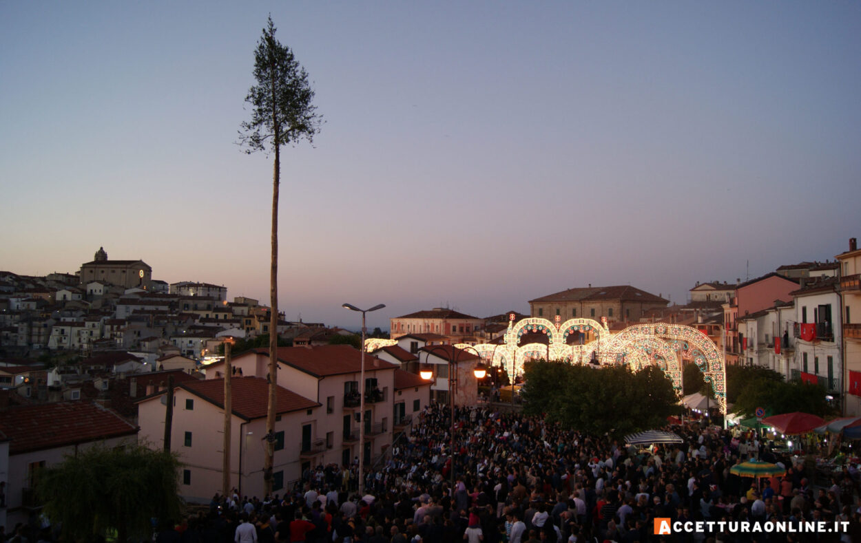 Il Maggio di Accettura al tramonto