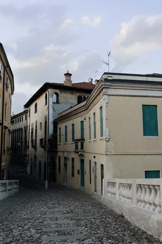 veduta da ponte san MIchele