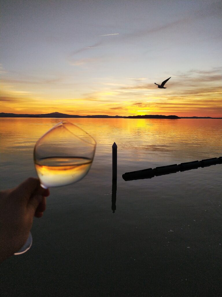 aperitivo al tramonto con prosecco